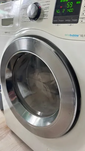 Vendo lava e seca roupas