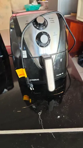 Air Fryer Semi nova para pessoas exigentes.