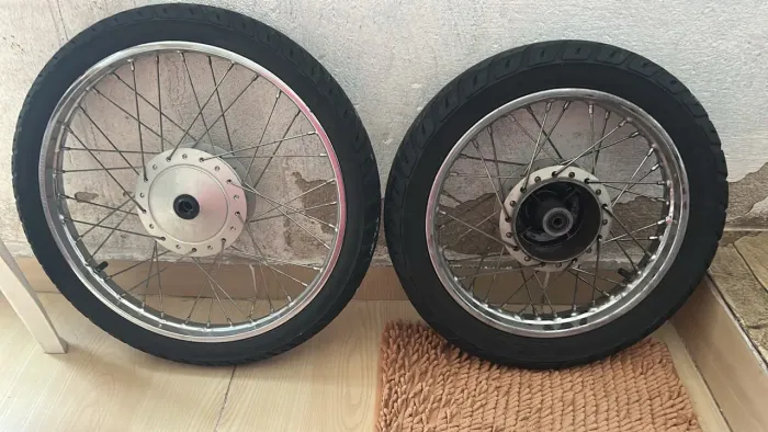 Aros de pop 110i já com os pneus