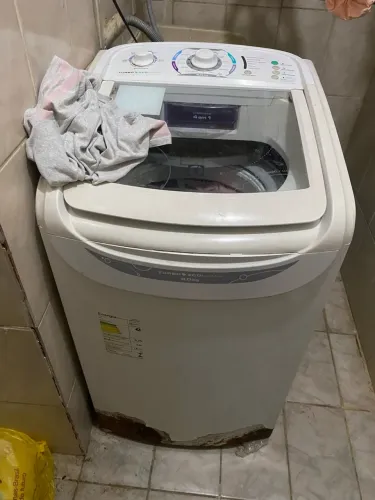 vendo uma máquina de lava roupa