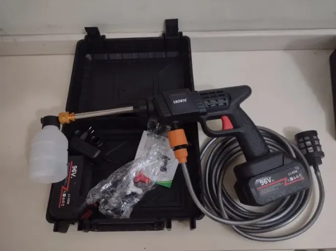 Lavadora Alta Pressão Portátil Com 96V Bateria Lava Jato 1000W Bivolt 110V/220V Vap