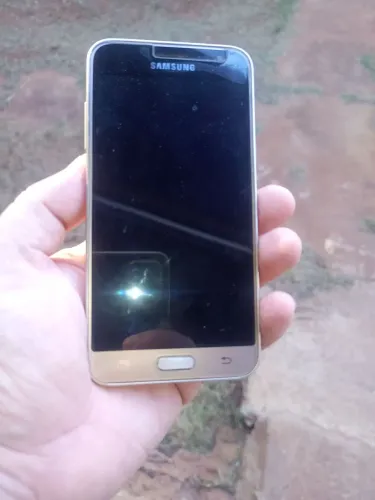 Samsung Galaxy J7 (2015)