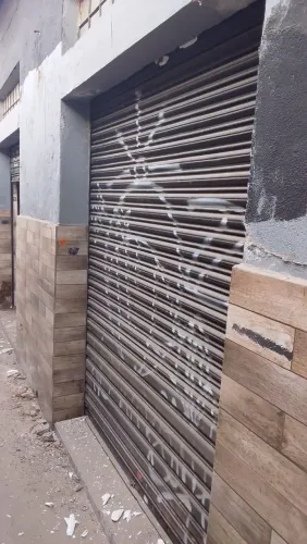 Porta de correr comercial