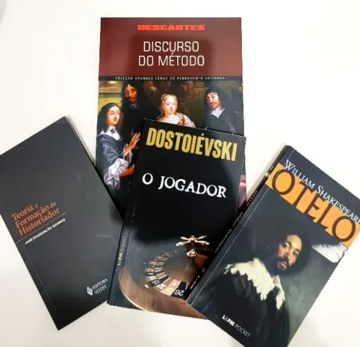 4 Livros Shakespeare/Dostoiévski/Descartes
