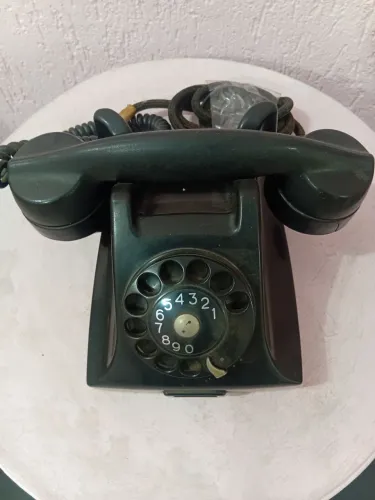 Telefone de disco antigo
