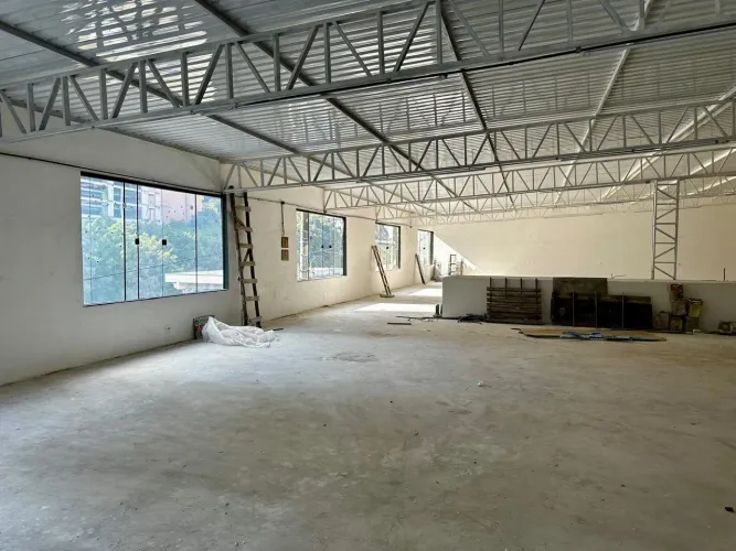 Sobreloja na Rua Caquemon, 34 - Sobreloja 01 270 m²