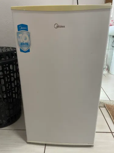 Frigobar Midea 93L - 220v