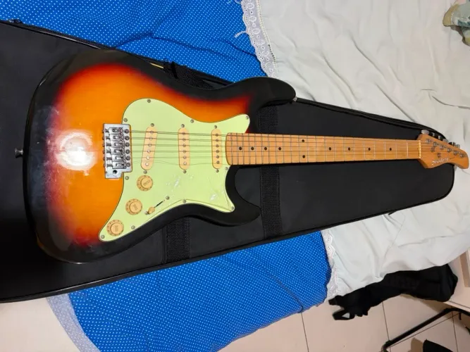 Guitarra Strinberg STS100, Semi nova, com apoio, e bolsa+palhetas