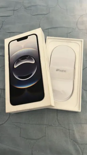 Caixa de iPhone 16e