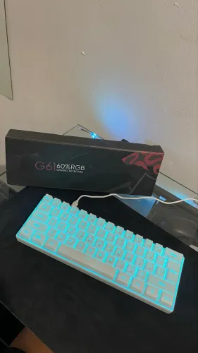 Teclado Gamer 60% RGB G61 Branco - Compacto e Novo (Na Caixa)