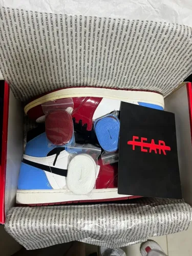 Tênis Nike Air Jordan 1 Retro OG High Fearless