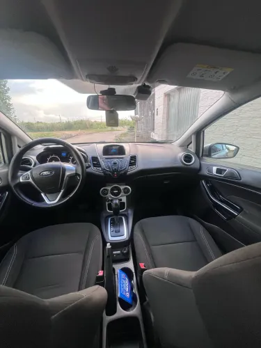 Ford Fiesta 1.6 16V Flex Aut. 5P 2015