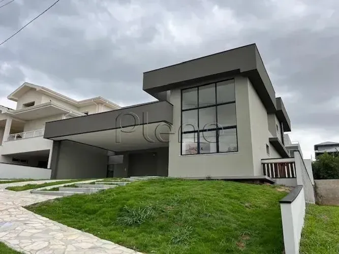 Casa à Venda no Condomínio Santa Isabel em Louveira, bairro Cana do Reino.