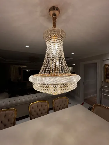 LUSTRE GRANDE DE CRISTAL CLÁSSICO DOURADO -SALA DE JANTAR-PEÇA IMPONENTE