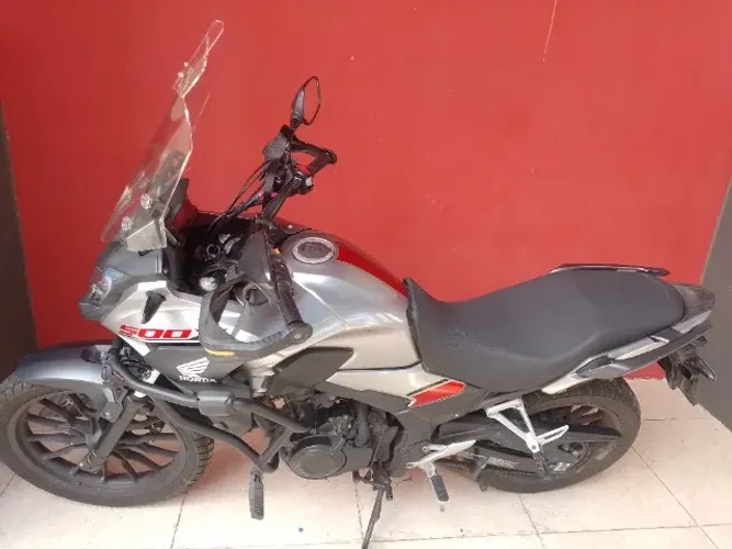 Vendo CB 500x em ótimo estado de conservação. Pneus novos, kit transmissão novo.