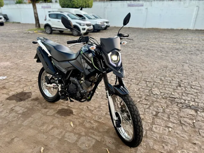 XTZ CROSSER S 2024 com apenas 9.000km rosados