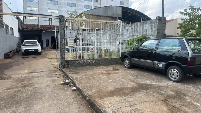Terreno 10x40 em área nobre centro