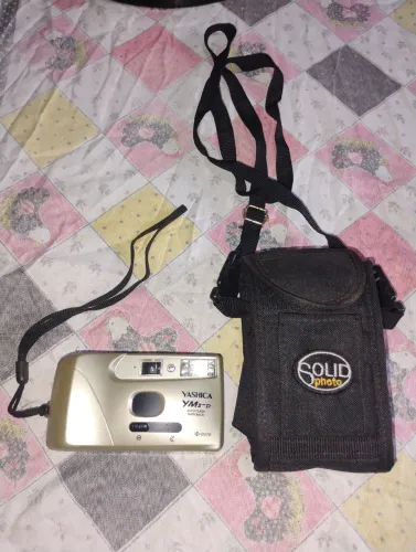 Máquina fotográfica yashica YM2d antiga