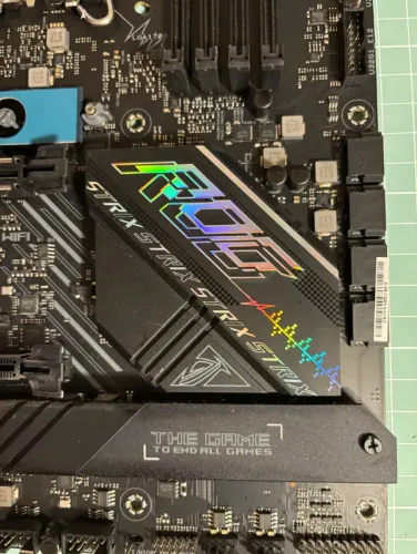 Placa-Mãe ASUS ROG Strix B660-F Gaming Wi-Fi, Intel LGA 1700 B660, ATX, DDR5
