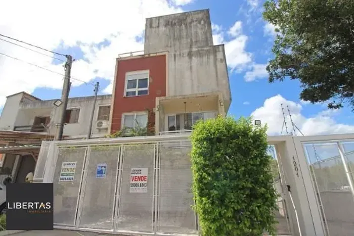 Casa Condominio em Porto Alegre, no bairro Ipanema, com 2 dormitório(s), e 2 ban