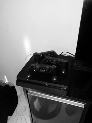 PS4 SLIM 500GB