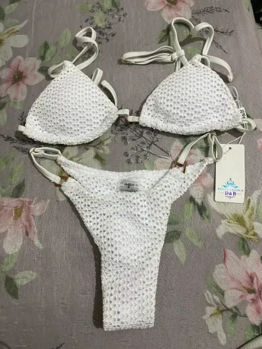 Biquíni e saída de praia