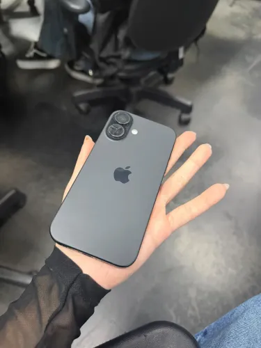 iphone 16 normal
