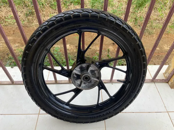Roda pé de galinha com pneu sem câmara