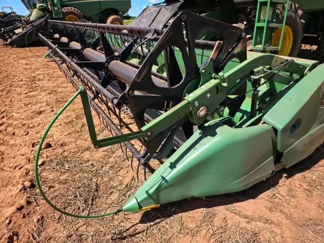 Plataforma John Deere 625 F de 25 pés caracol 