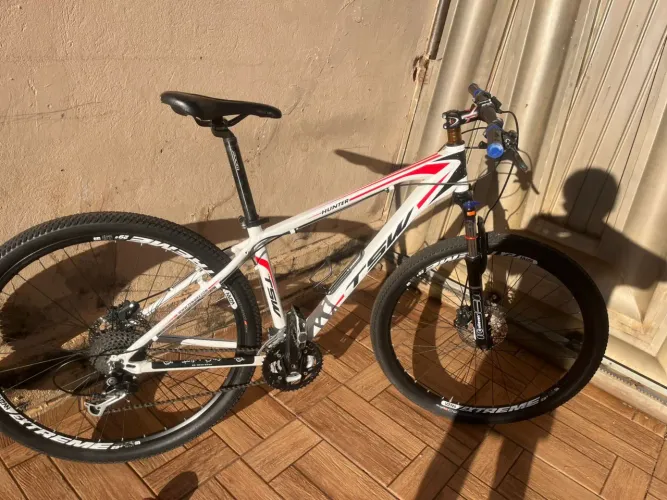Bicicleta  aro 29 tsw shimano alívio 2000,00