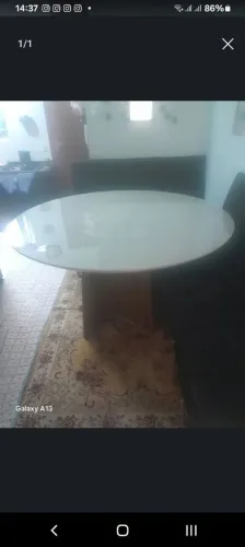 Vendo mesa ( sem as cadeiras )