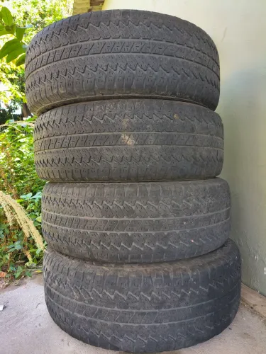 PNEUS 275/60R20 BRIDGESTONE