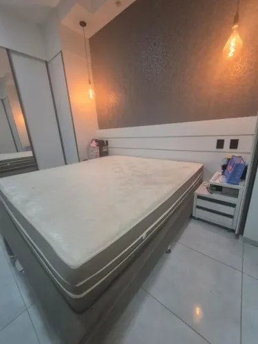 Cama box baú King size
