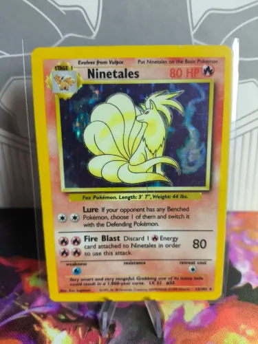 OPORTUNIDADE! Carta Pokémon Rara Vintage Ninetales Holo Base Set