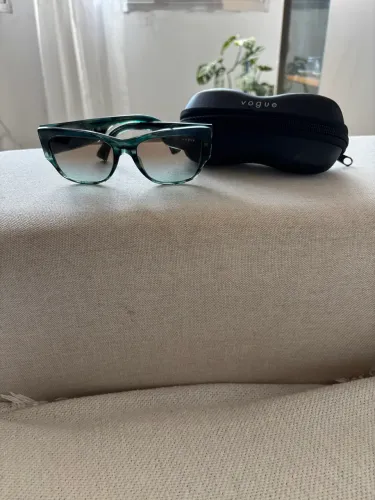 Um óculos