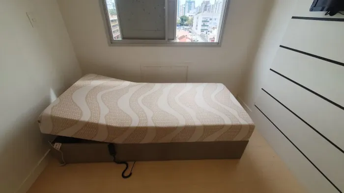 Cama articulada motorizada