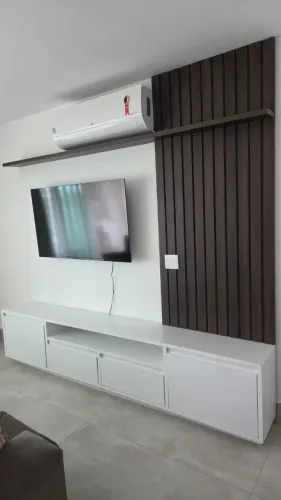 [SÓ HOJE] - Rack + Painel Ripado para Sala