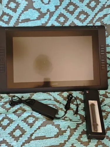 Wacom Cintiq 22 HD Com fonte e Caneta original