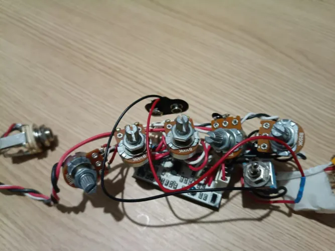 Preamp Baixo Garcias 5 cordas