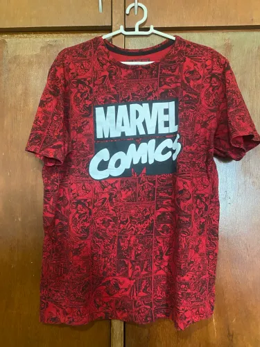 Blusa Vermelha Marvel P