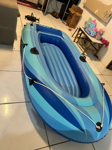 Bote inflável