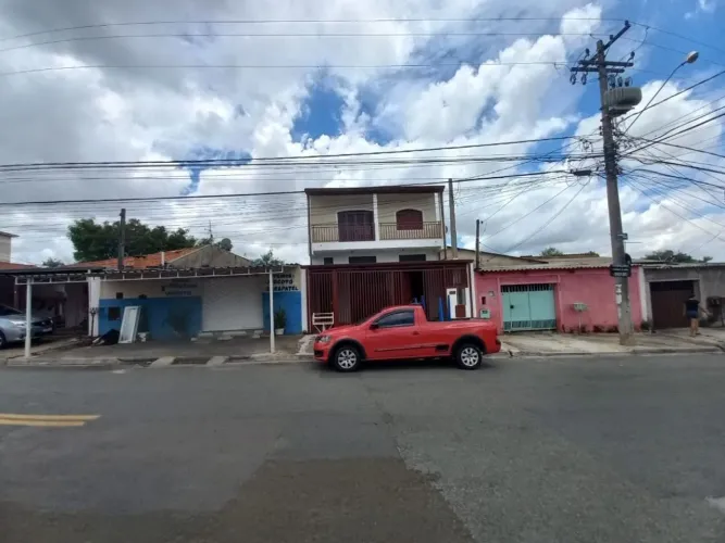 Sobrado com 3 dormitórios à venda, 220 m² por R$ 550.000 - Conjunto Habitacional Vida Nova