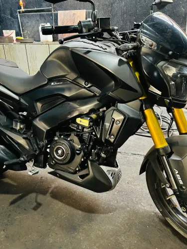 Dominar 400