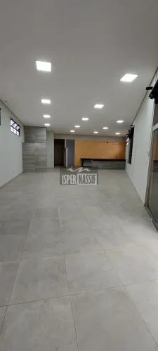 Ponto Comercial para Locação no Parque Progresso 138m² com Salão Amplo e Cozinha Industri