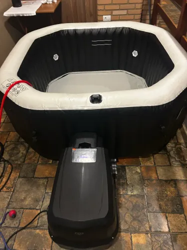 Spa Inflável 1.098L com Bomba 127V e 140 Jatos PureSpa Jet&Bubble Deluxe Intex