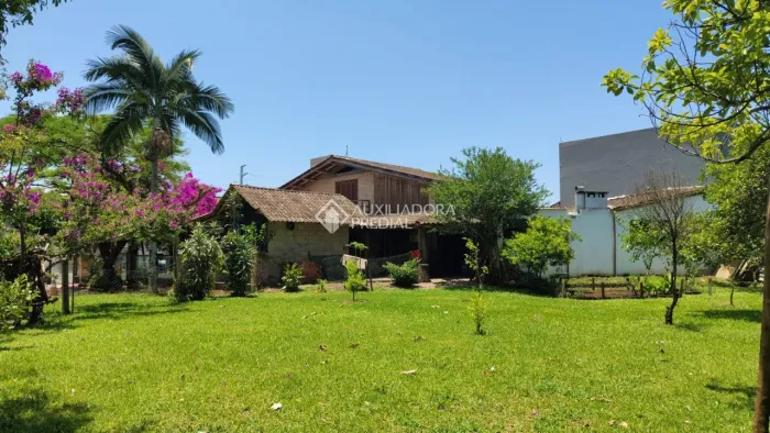 Casa com estilo rústico e fundos para o Parque do Madrid