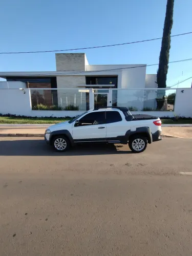 Fiat Strada Adventure1.8/ 1.8 Locker Flex CD 2016