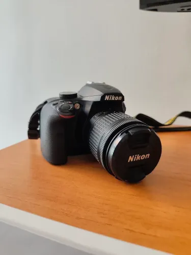 Câmera Nikon D3400 + 4 baterias e 2 carregadores