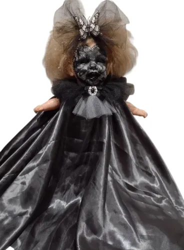 Creepy doll fantasma medieval_rock_dark_gótico_horror_medo