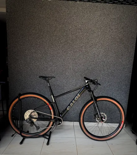 CALOI ELITE CARBON RACING